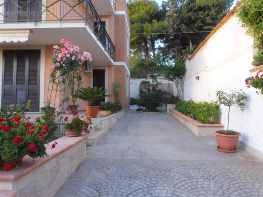 Appartamento In Villa A 100 Metri Dal Mare Фонтане-Бьянке Экстерьер фото